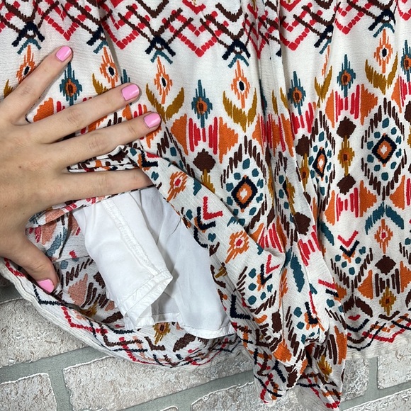 Ellison High Waist Flowy Aztec Shorts- Size M - Picture 3 of 5